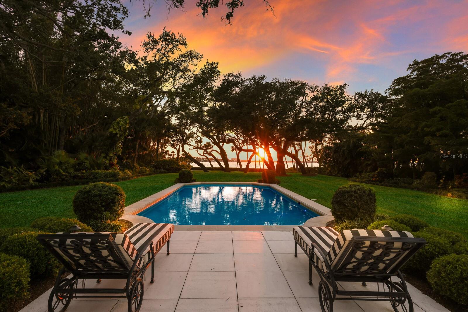 3336 OLD OAK DRIVE