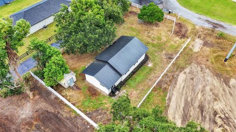 A home in LAKELAND