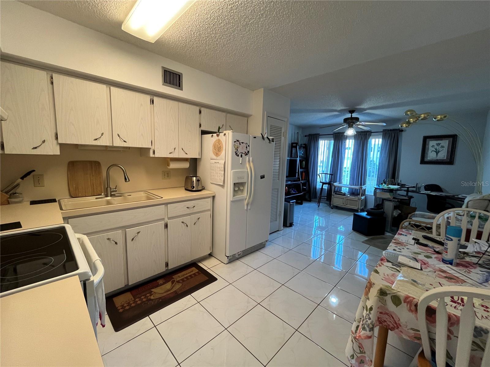 ON TOP OF THE WORLD - Residential