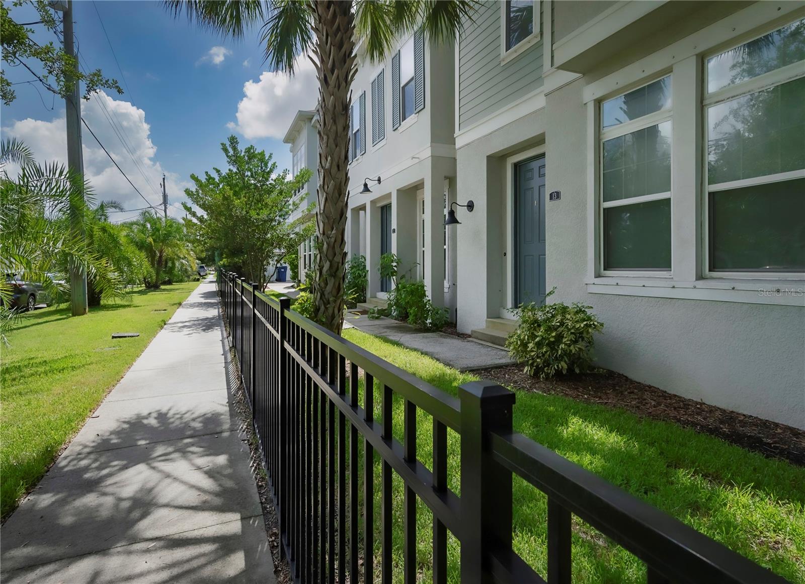 Photo 3 of 48 of 115 N ARRAWANA AVENUE 12 townhome