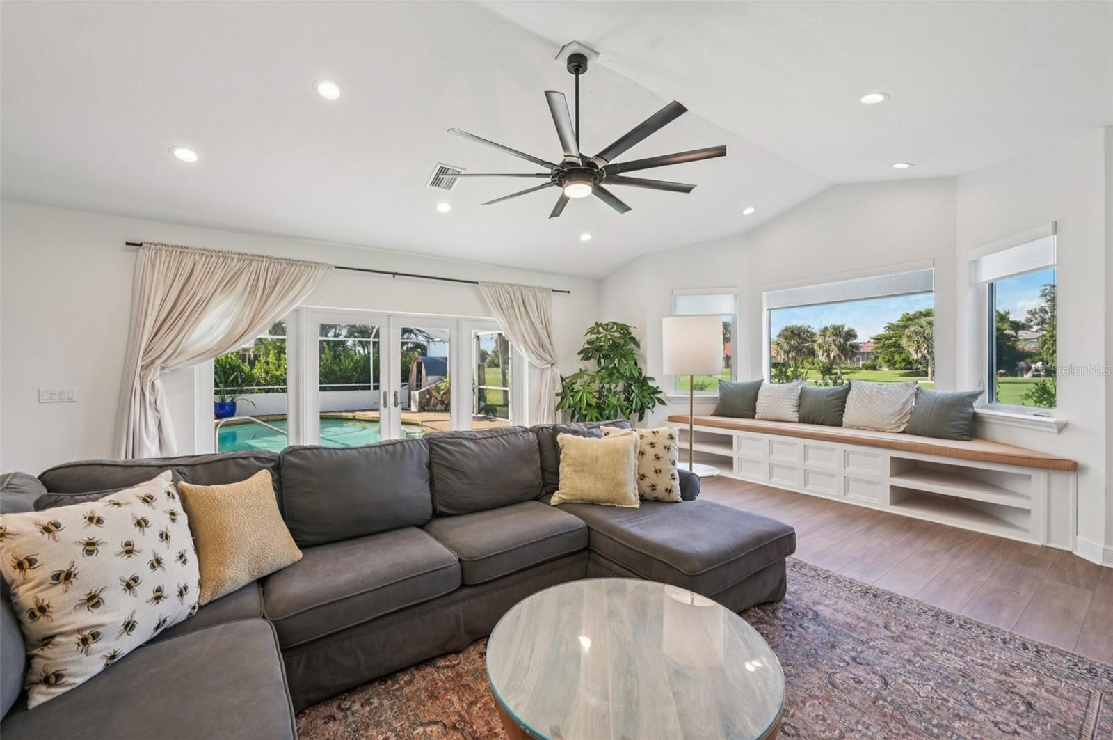 COUNTRY CLUB OF SARASOTA THE - Residential