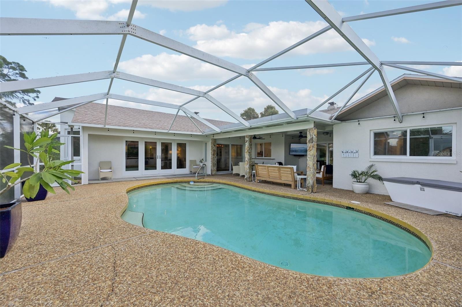 COUNTRY CLUB OF SARASOTA THE - Residential