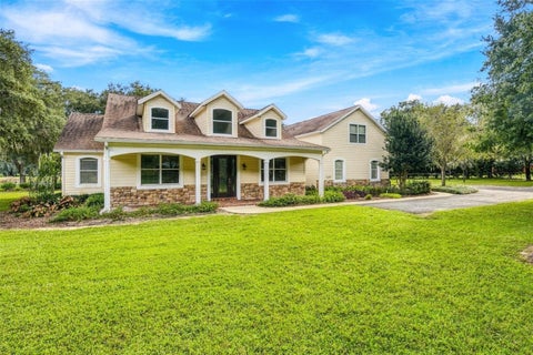 Tiny photo for 15330 Sky Lake Lane, Tavares, FL 32778 (MLS # G5119122)