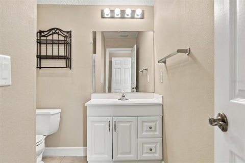 Tiny photo for 15330 Sky Lake Lane, Tavares, FL 32778 (MLS # G5119122)