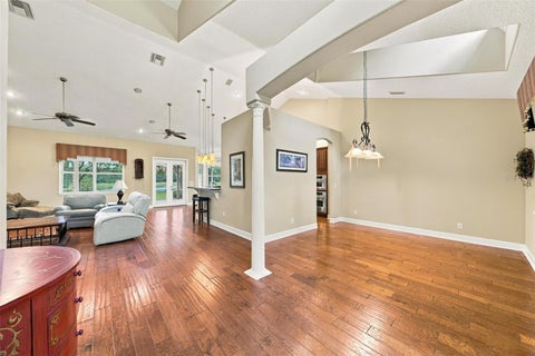 Tiny photo for 15330 Sky Lake Lane, Tavares, FL 32778 (MLS # G5119122)
