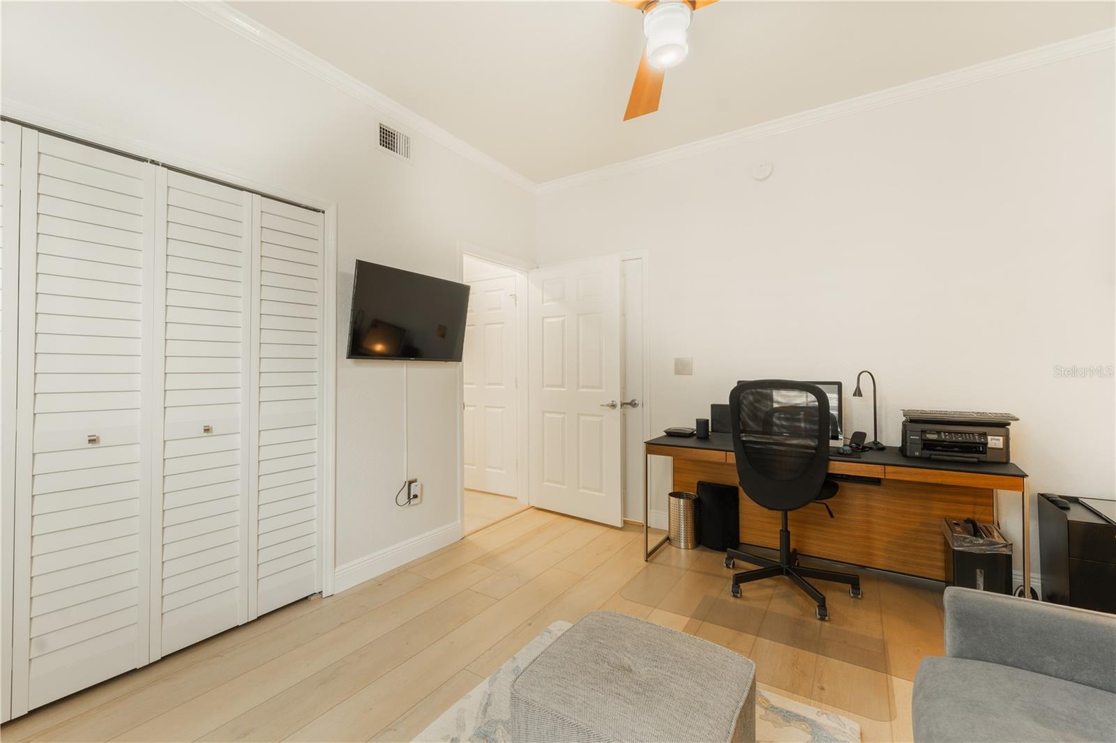 PARKCREST HARBOUR ISLAND CONDO - Residential