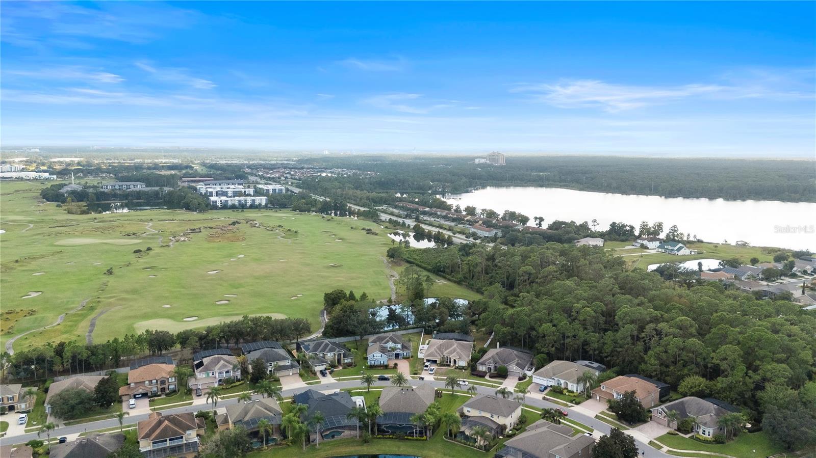 LAKE SHEEN RESERVE PH 01 48 43 - Residential