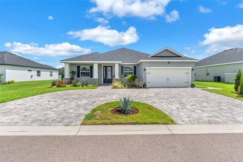 A home in LAKELAND