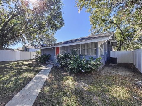 A home in PLANT CITY