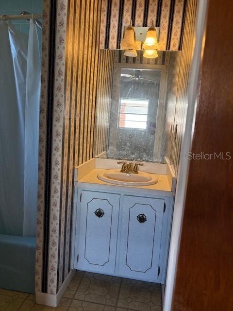 WOODLAND HILLS - Residential