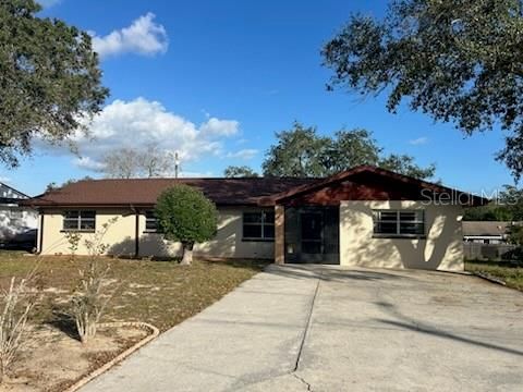 Photo of 832 Sherwood Drive, Lake Wales, FL 33898 (MLS # K4903180)