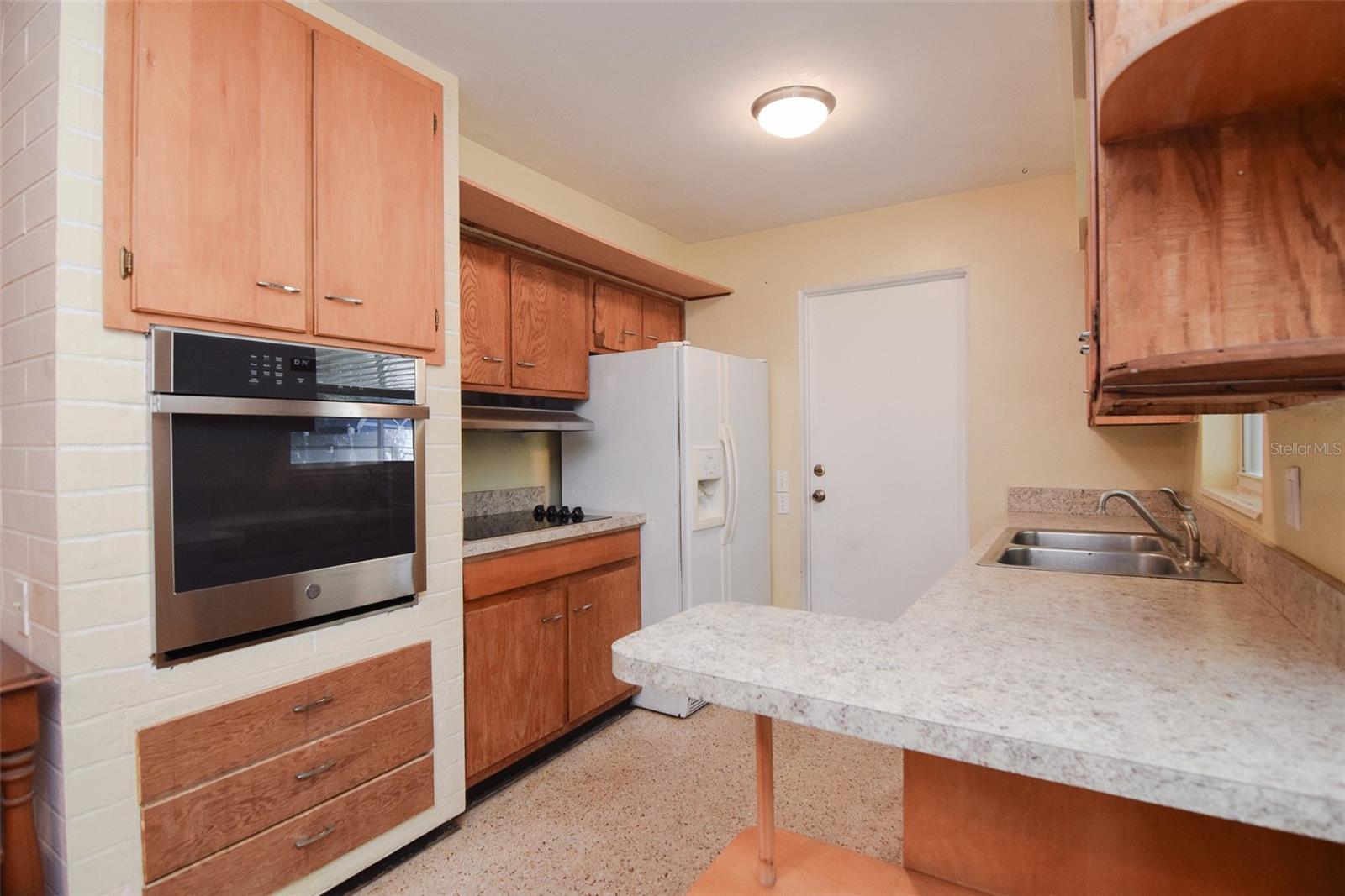 RIDGEWOOD GROVES - Residential