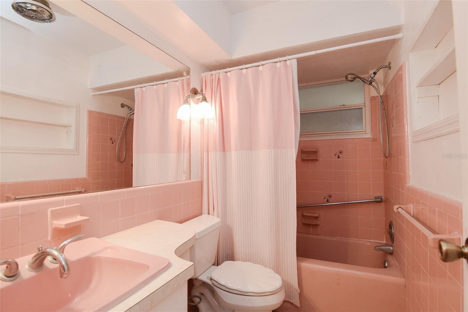 RIDGEWOOD GROVES - Residential