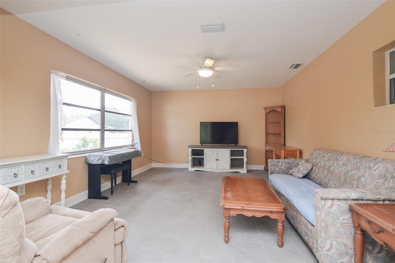 RIDGEWOOD GROVES - Residential