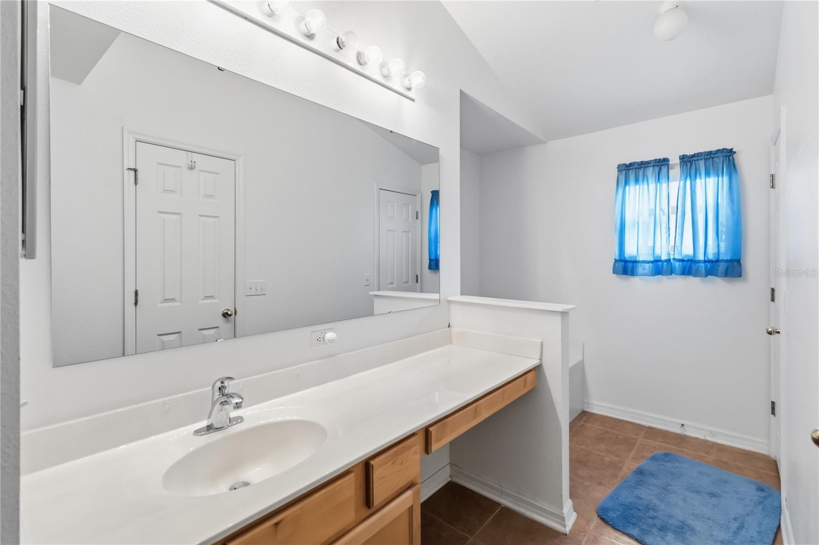 GROVELAND LAKE DOT LANDING SUB - Residential