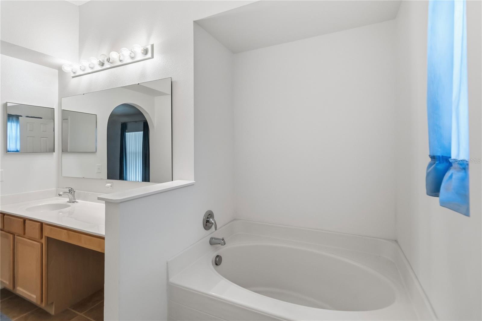 GROVELAND LAKE DOT LANDING SUB - Residential