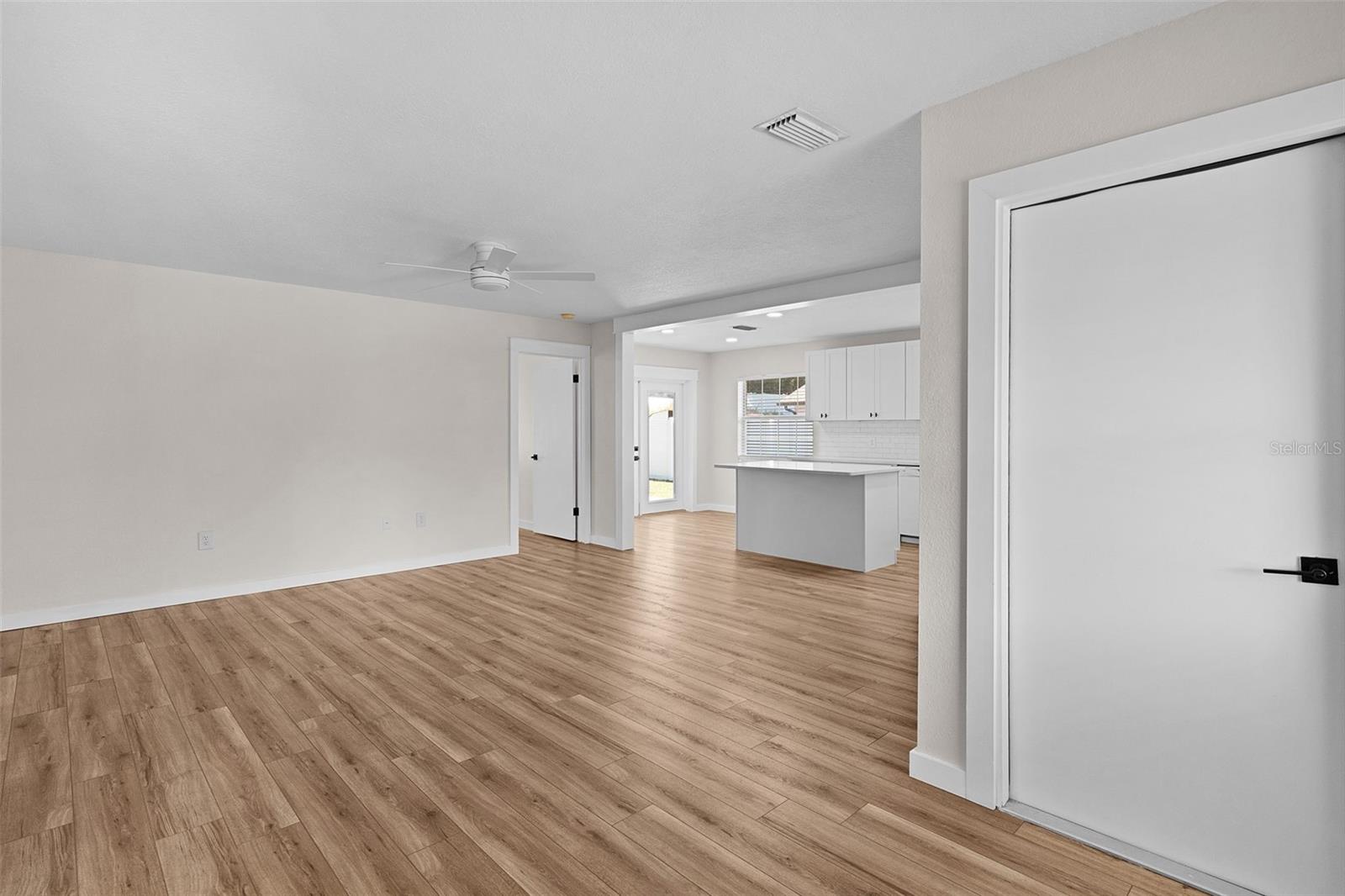 LADY LAKE BRADLEY ESTATES SUB - Residential