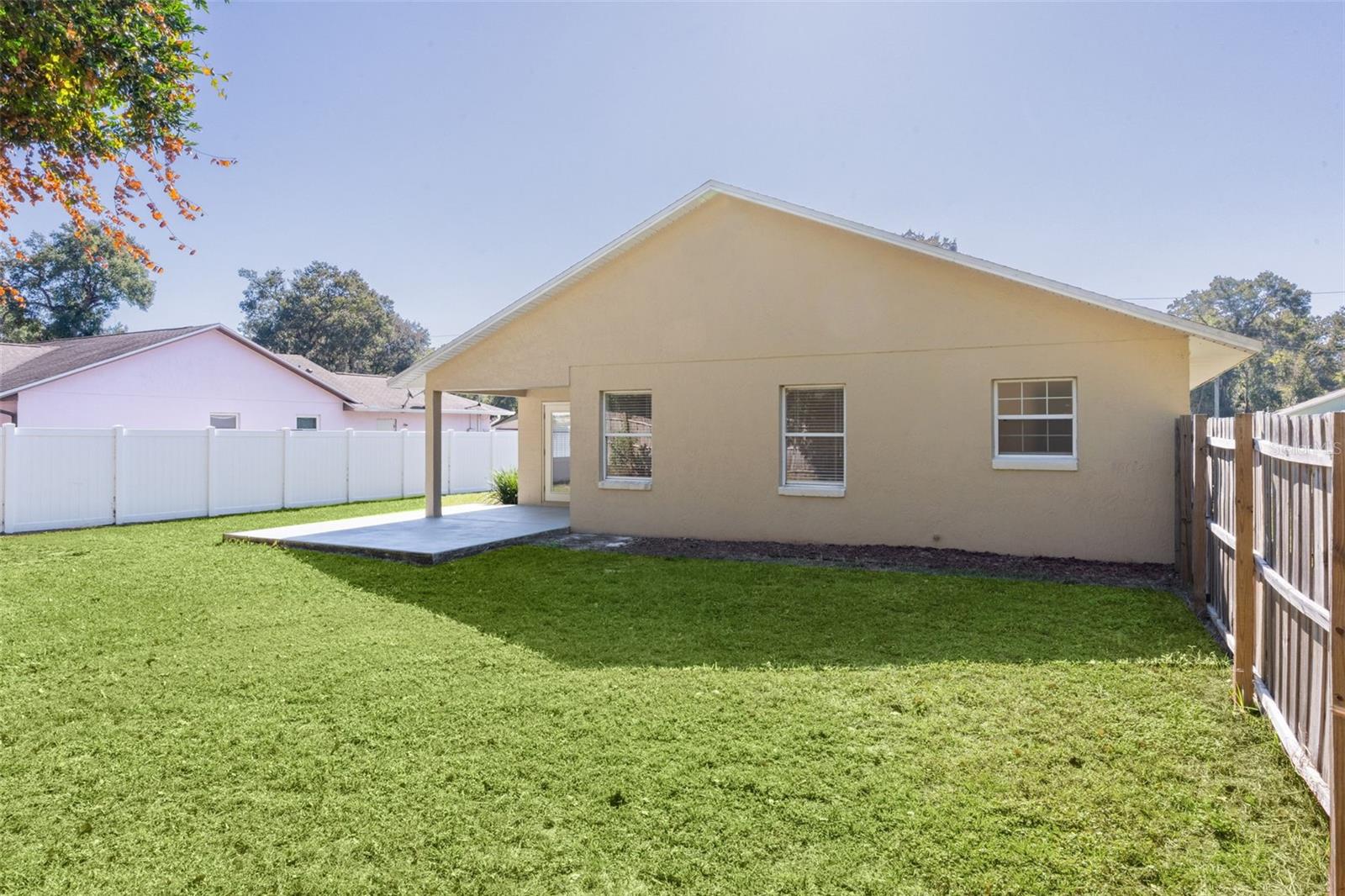 LADY LAKE BRADLEY ESTATES SUB - Residential