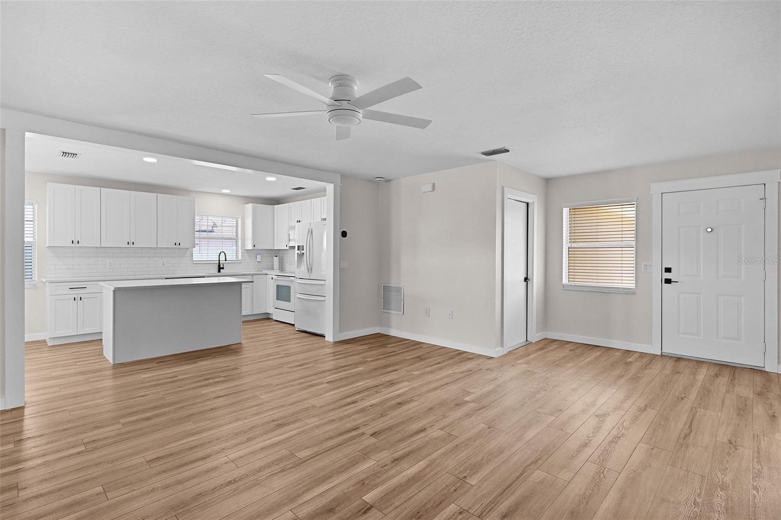 LADY LAKE BRADLEY ESTATES SUB - Residential