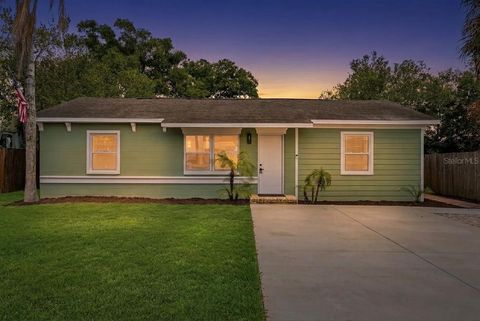 Photo of 8403 N 46th Street, Tampa, FL 33617 (MLS # O6409400)