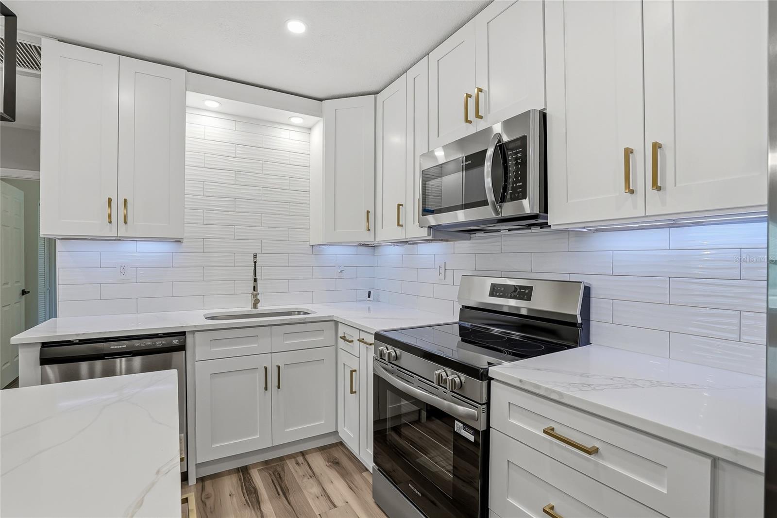 TEMPLE TERRACE - Residential