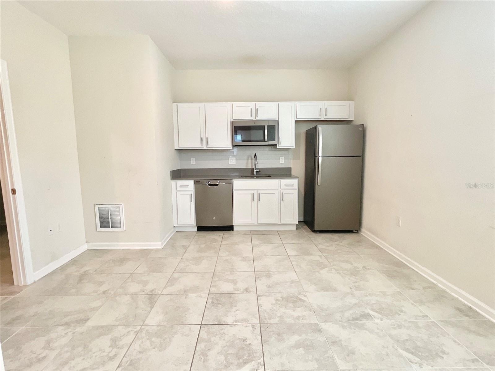 STOREY CREEK PH 1 - Residential Lease