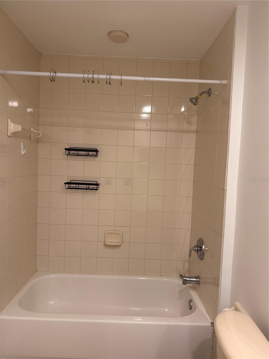 VIZCAYA HEIGHTS CONDO OR 6575 1315 - Residential Lease