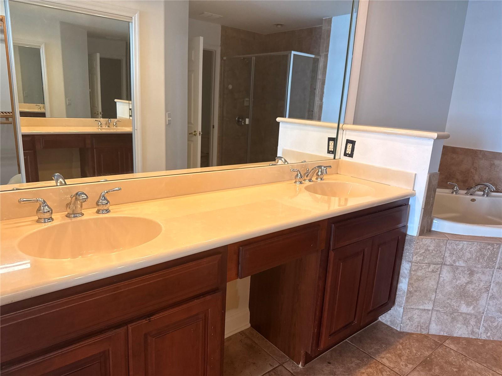 VIZCAYA HEIGHTS CONDO OR 6575 1315 - Residential Lease