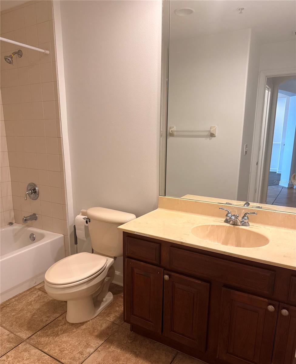 VIZCAYA HEIGHTS CONDO OR 6575 1315 - Residential Lease