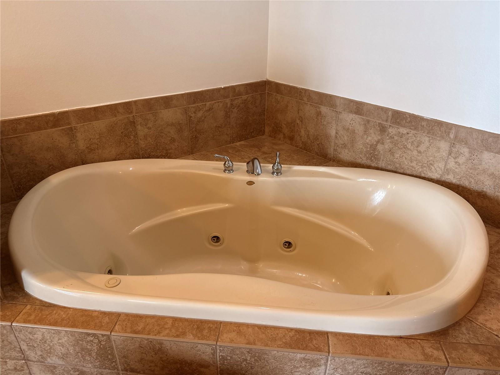 VIZCAYA HEIGHTS CONDO OR 6575 1315 - Residential Lease