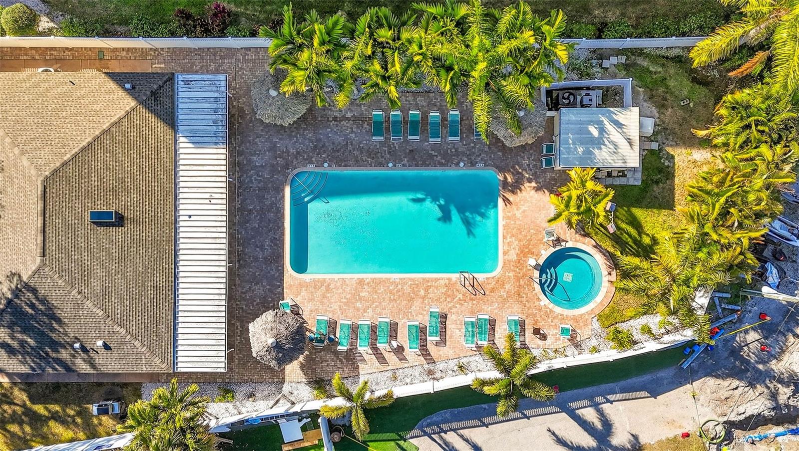 COVE CAY VILLAGE III - Residential