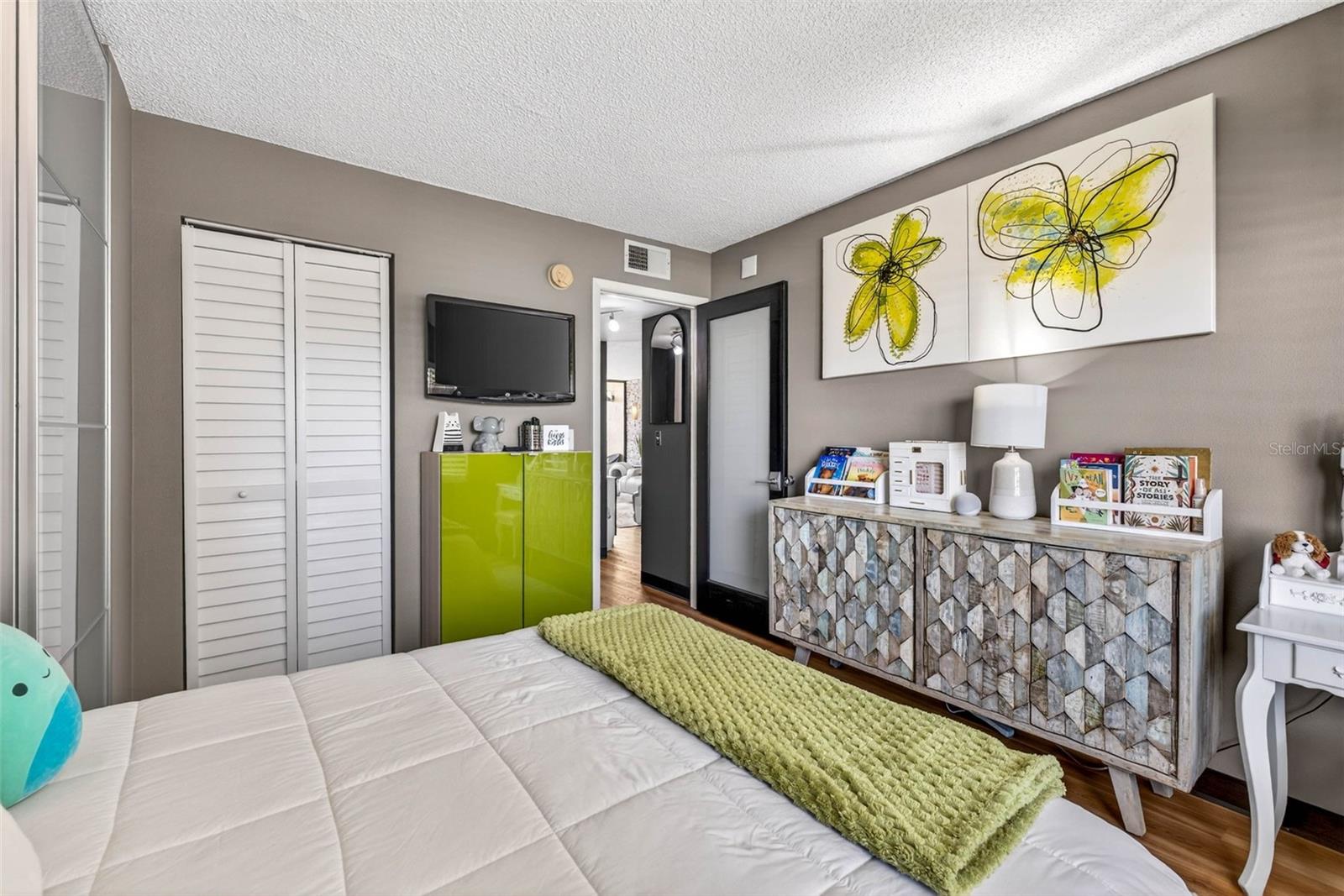 COVE CAY VILLAGE III - Residential