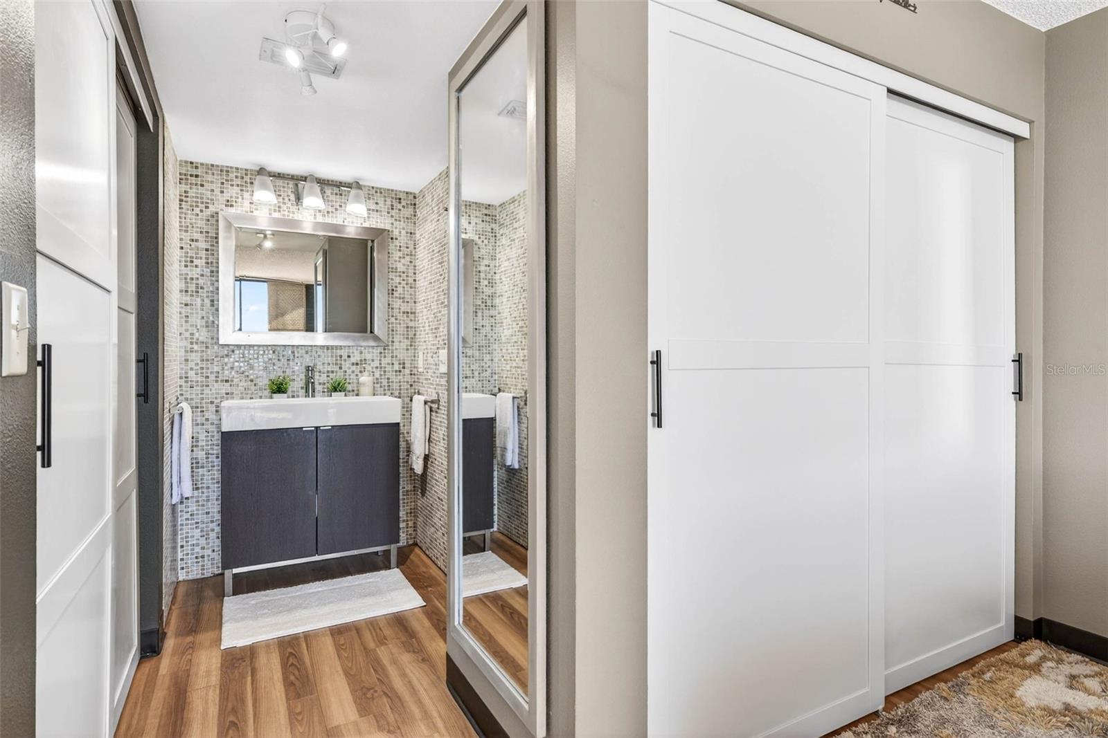 COVE CAY VILLAGE III - Residential