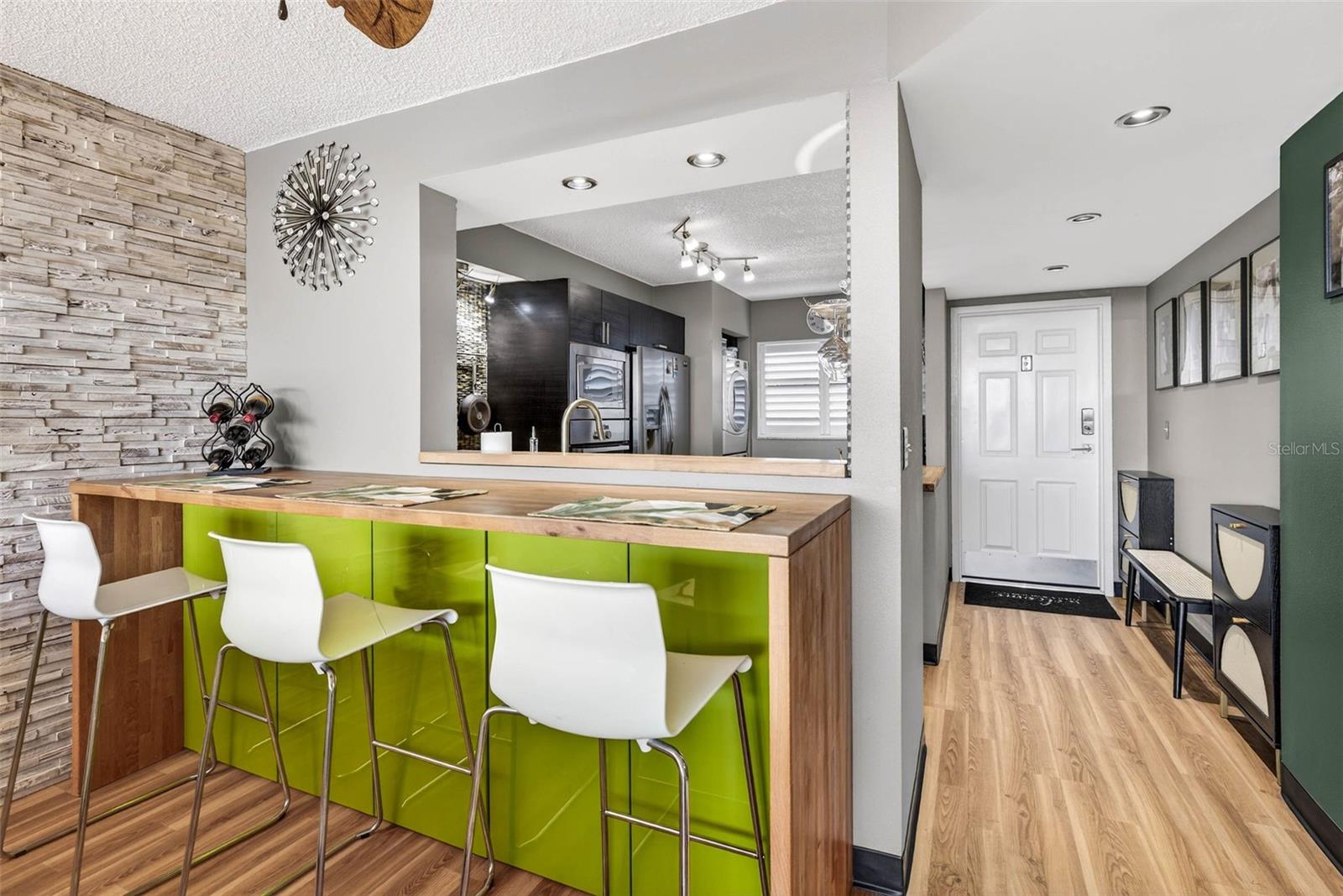 COVE CAY VILLAGE III - Residential