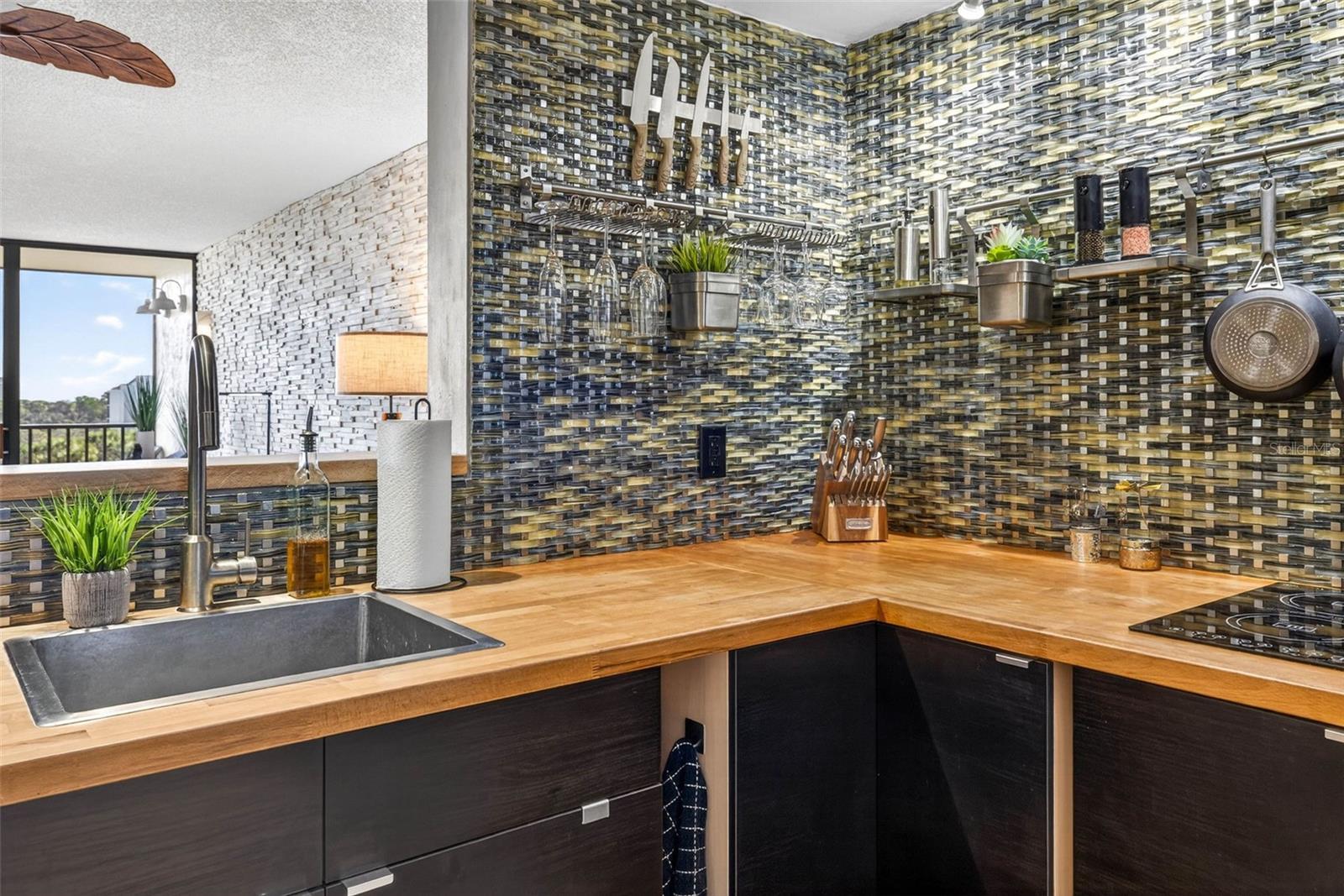 COVE CAY VILLAGE III - Residential