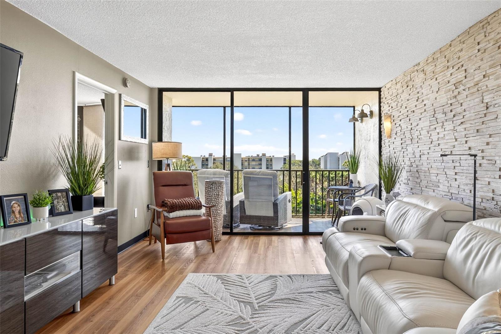 COVE CAY VILLAGE III - Residential