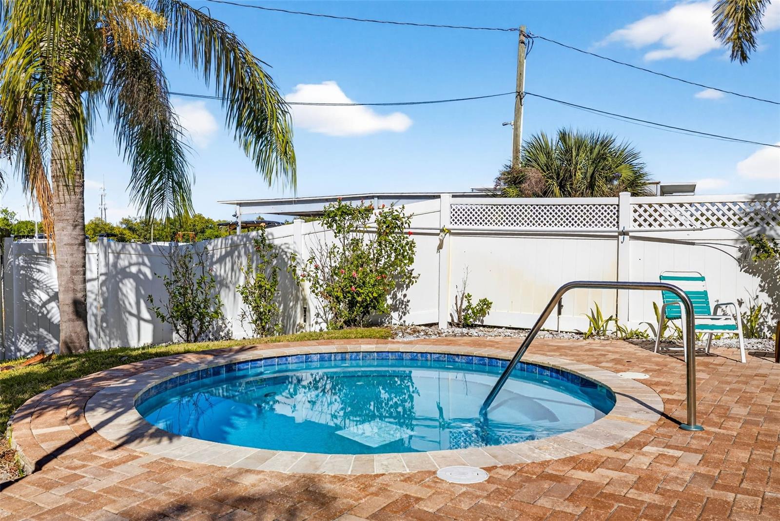 COVE CAY VILLAGE III - Residential