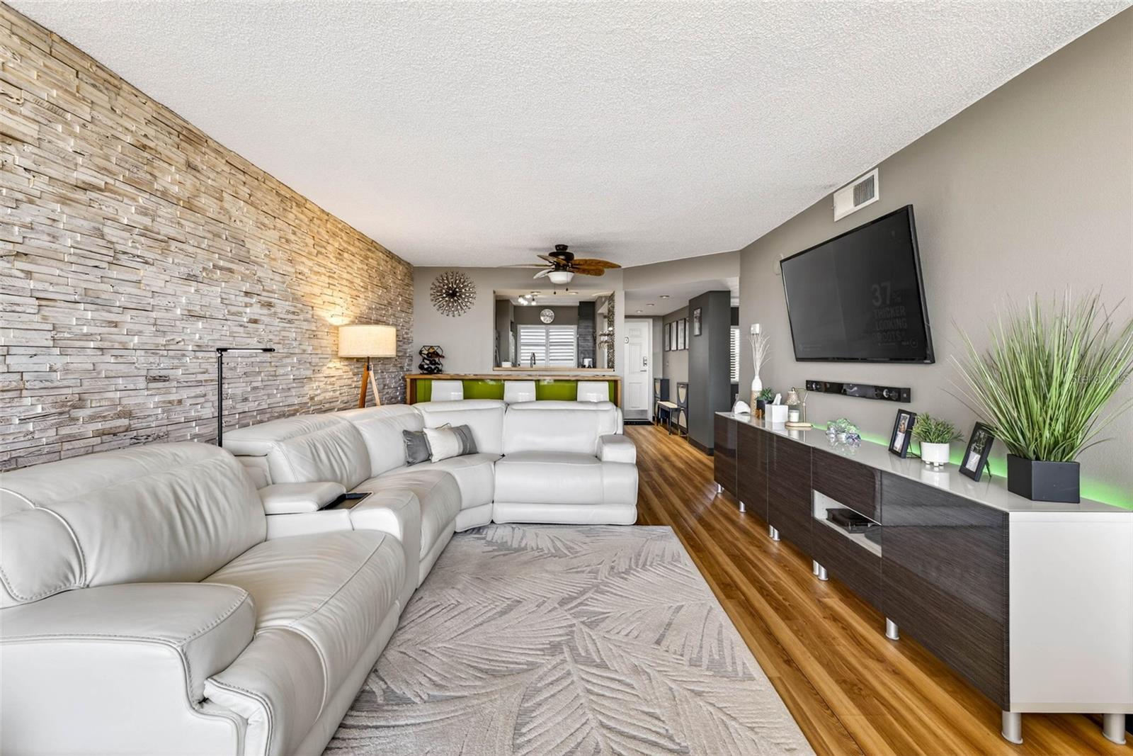 COVE CAY VILLAGE III - Residential