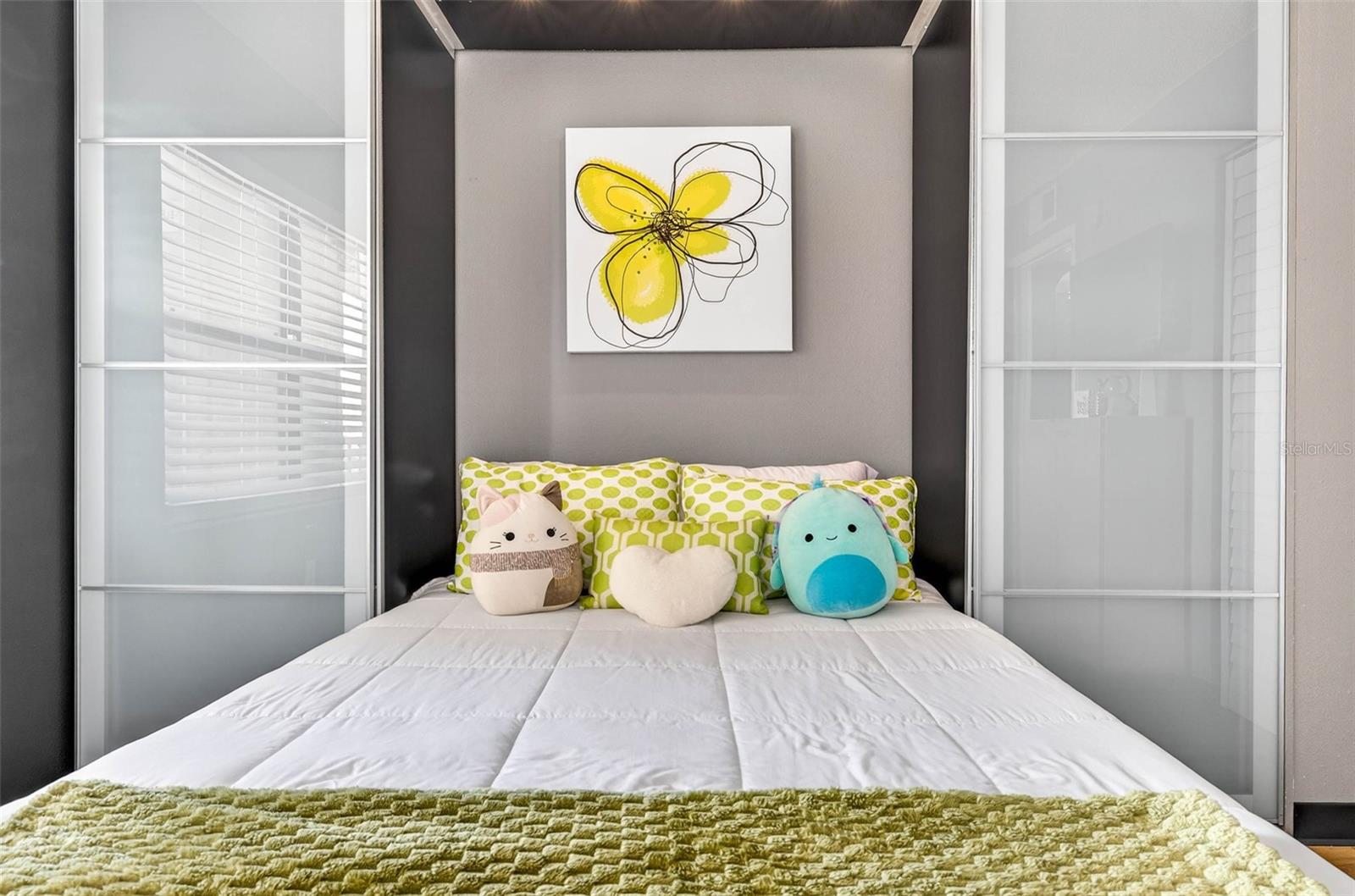 COVE CAY VILLAGE III - Residential