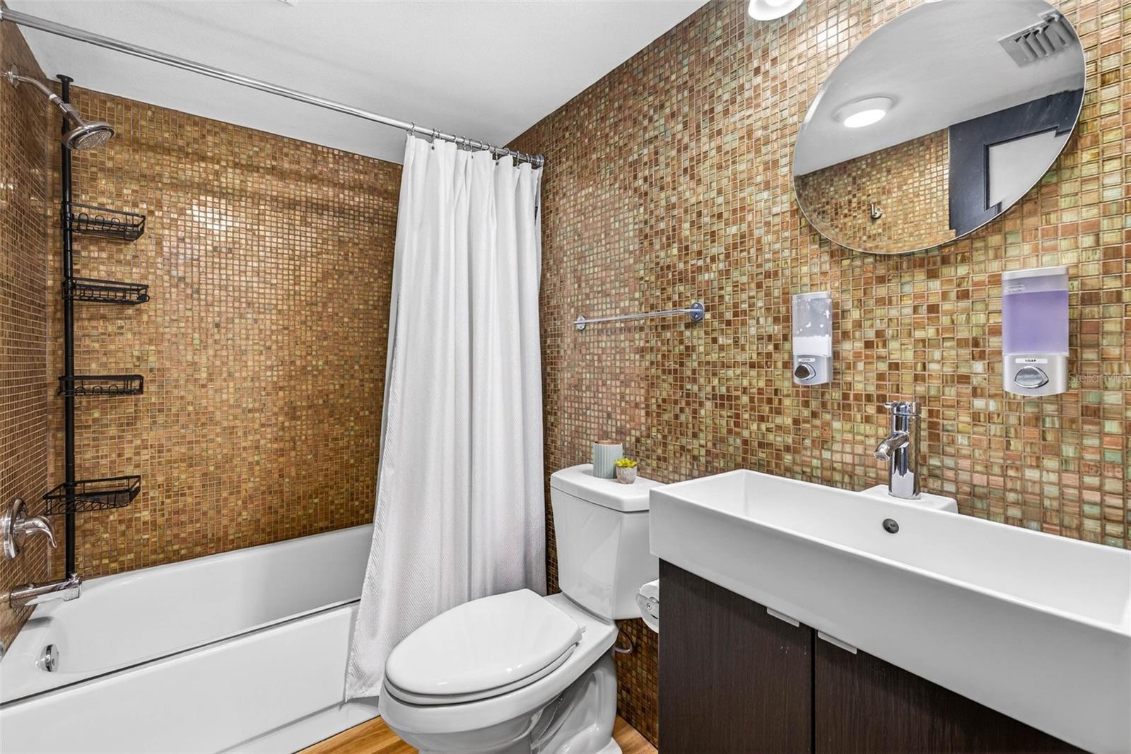 COVE CAY VILLAGE III - Residential