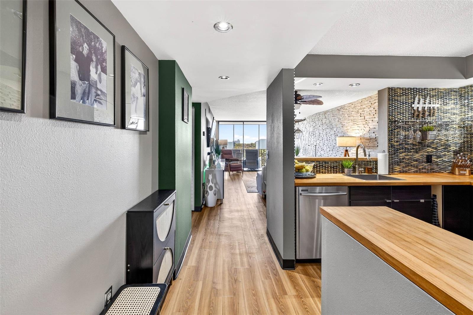 COVE CAY VILLAGE III - Residential