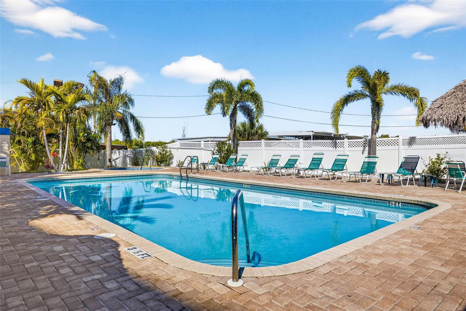 COVE CAY VILLAGE III - Residential