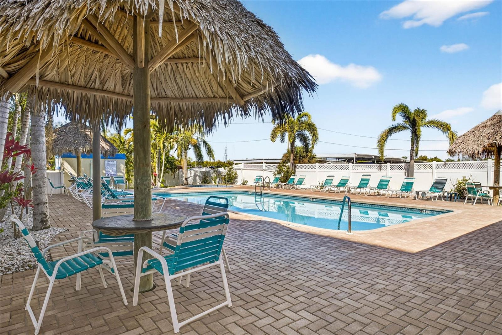 COVE CAY VILLAGE III - Residential