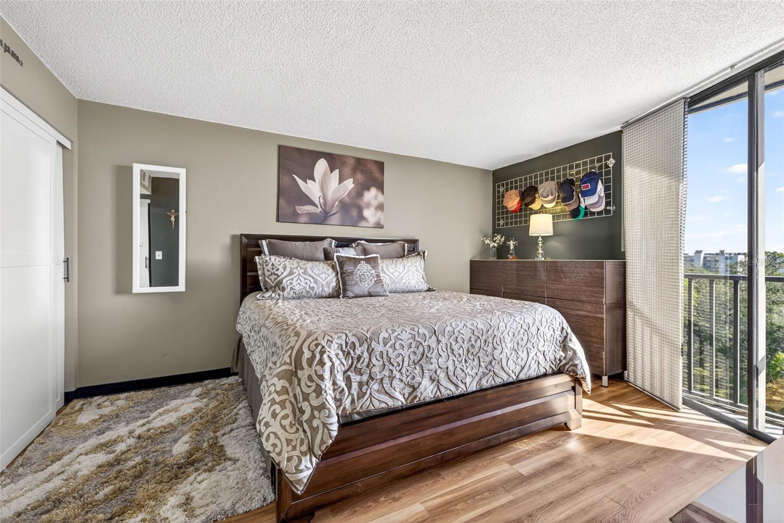 COVE CAY VILLAGE III - Residential