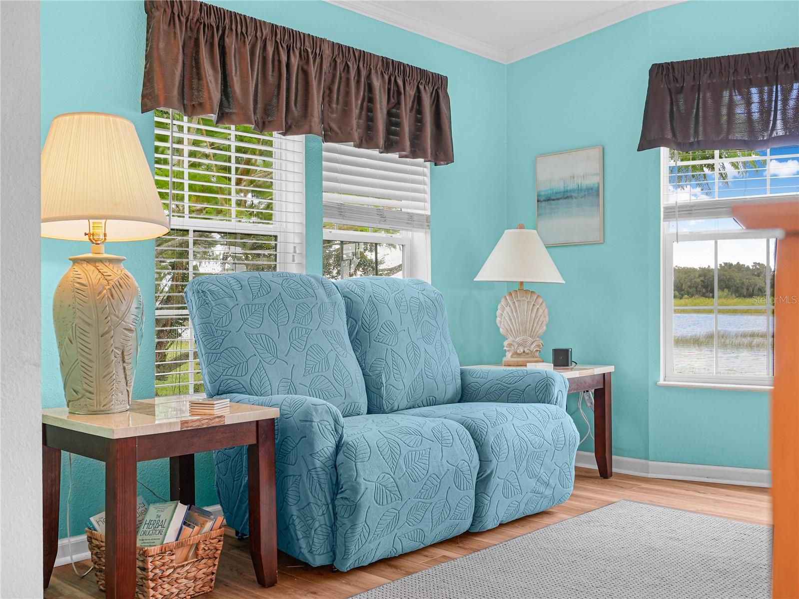 SADDLEBAG LAKE - Residential