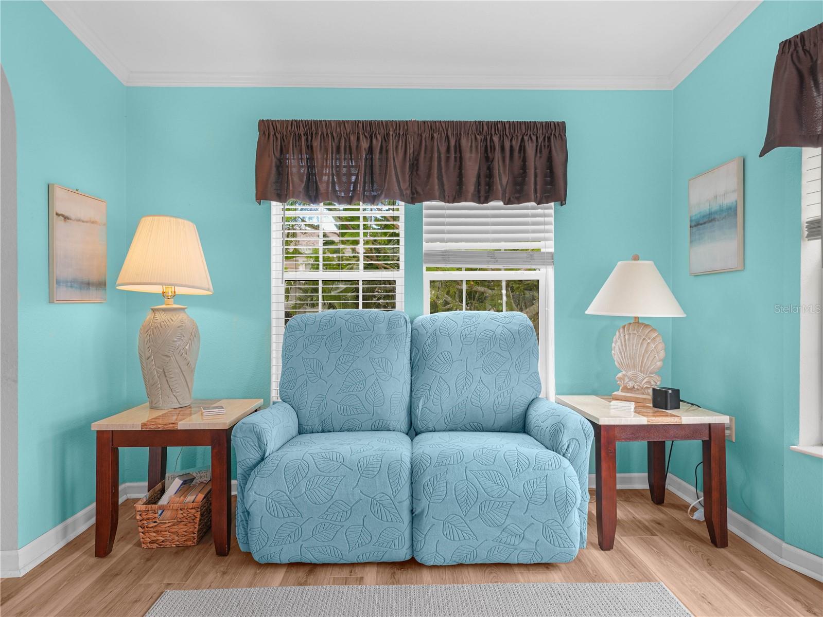 SADDLEBAG LAKE - Residential