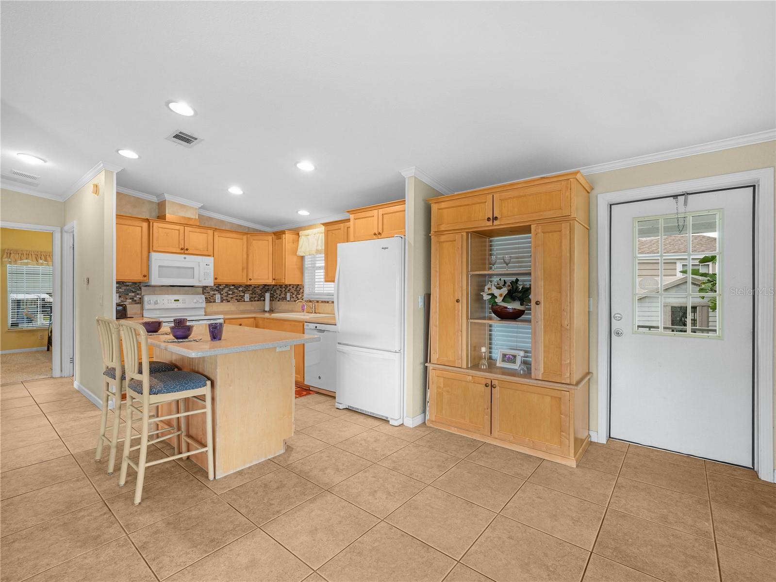 SADDLEBAG LAKE - Residential