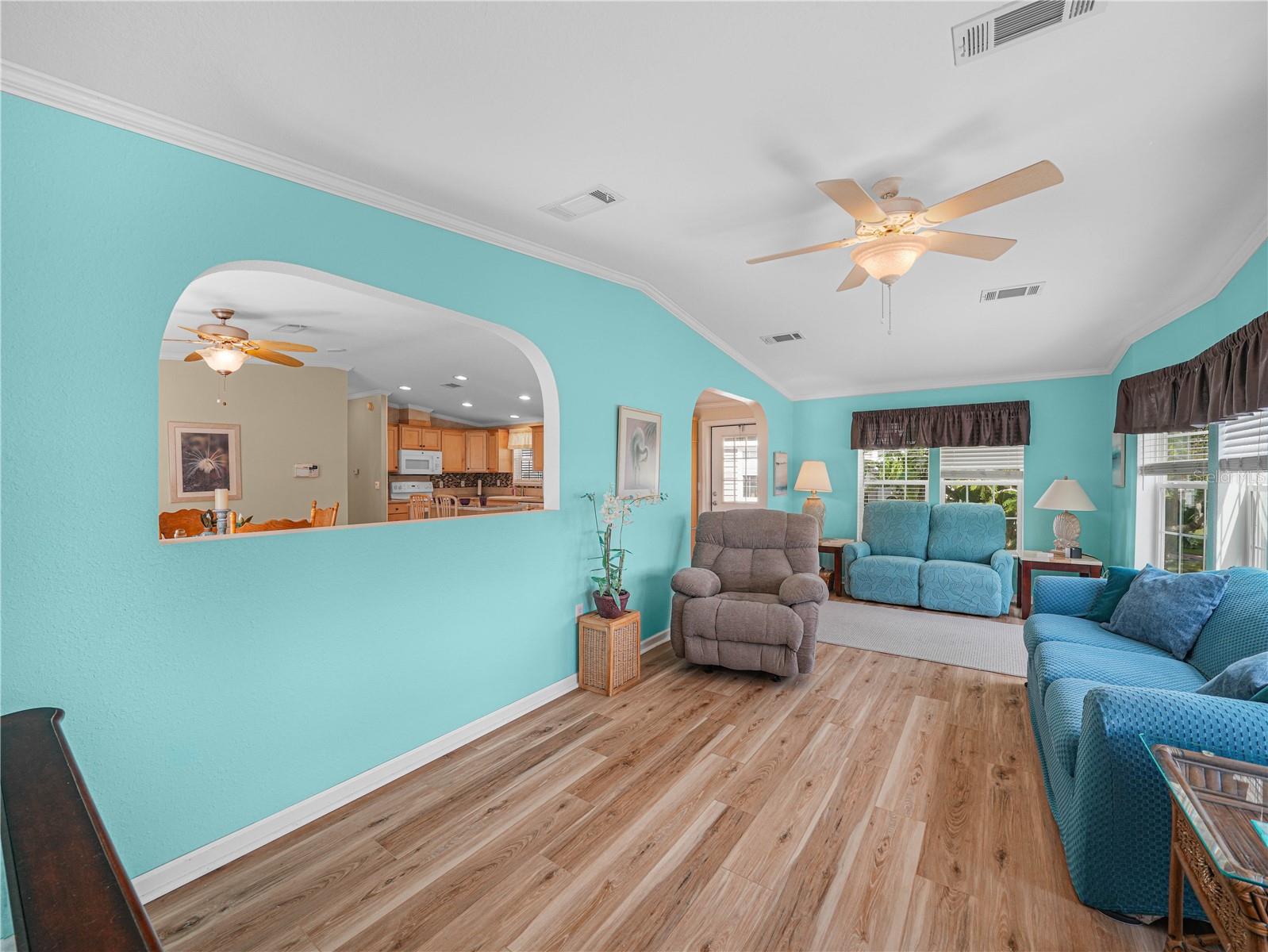 SADDLEBAG LAKE - Residential