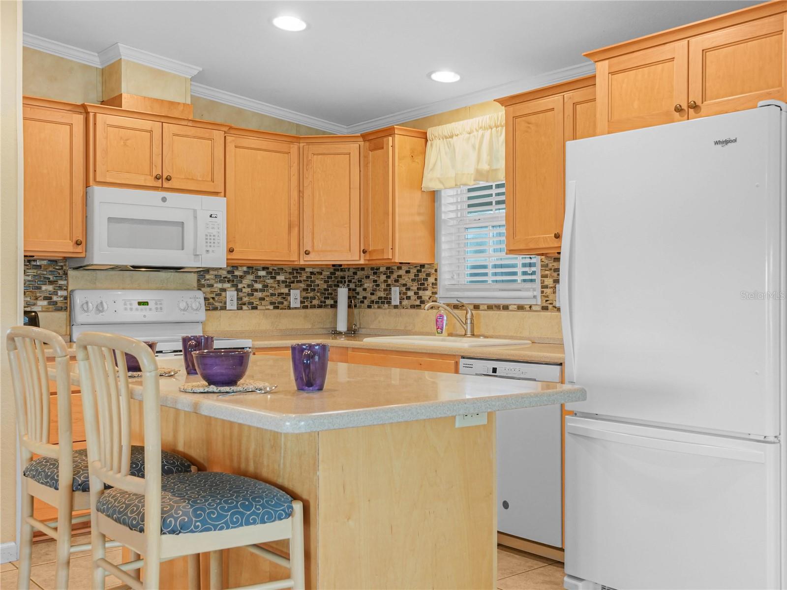 SADDLEBAG LAKE - Residential