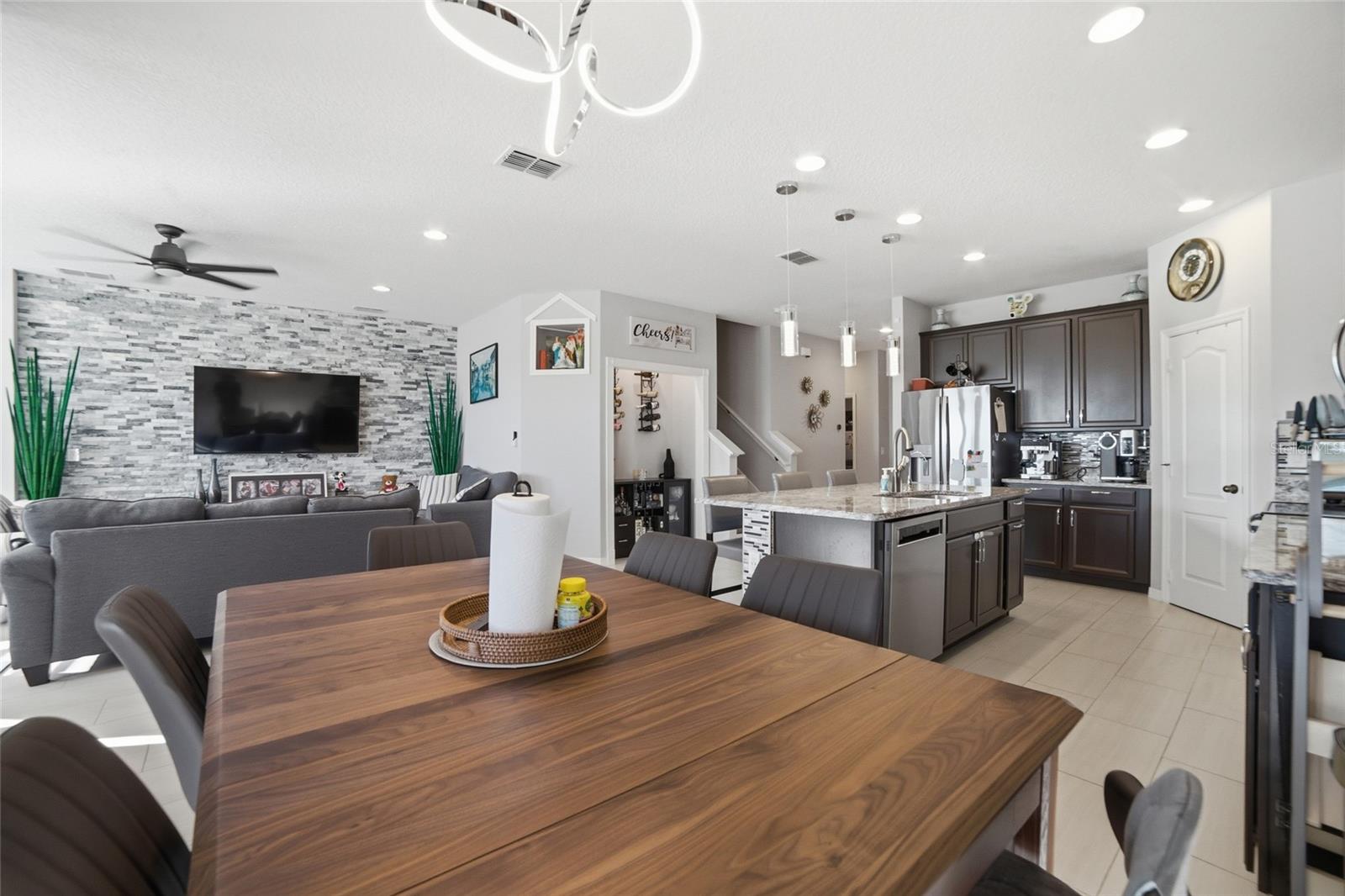 RESERVE AT PINE TREE - Residential Lease